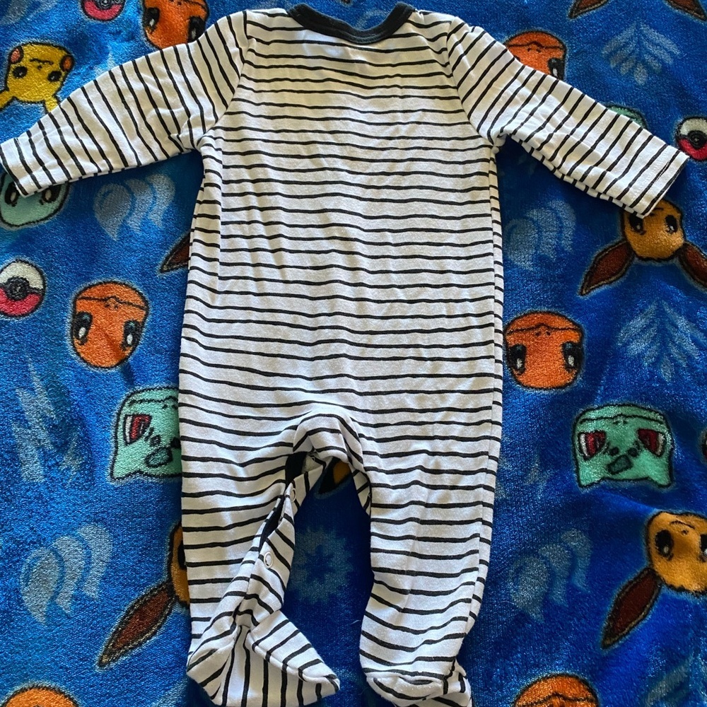 White and Black Footies with Long Sleeves and Front Closure - Picture 4 of 7